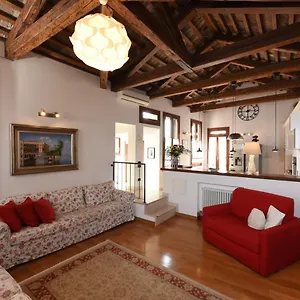 bellissima-casa-vicino-biennale-grande-terrazza.hotelinveneto.com/